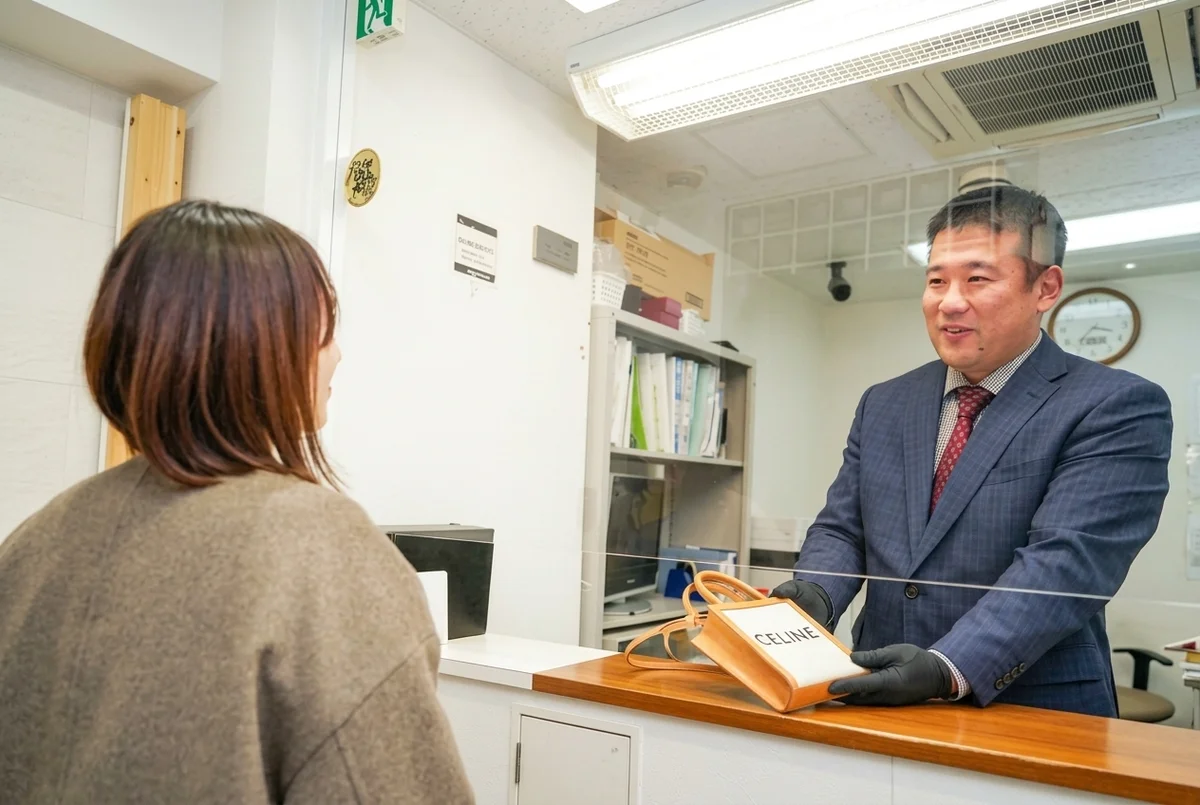 店内カウンターの例
